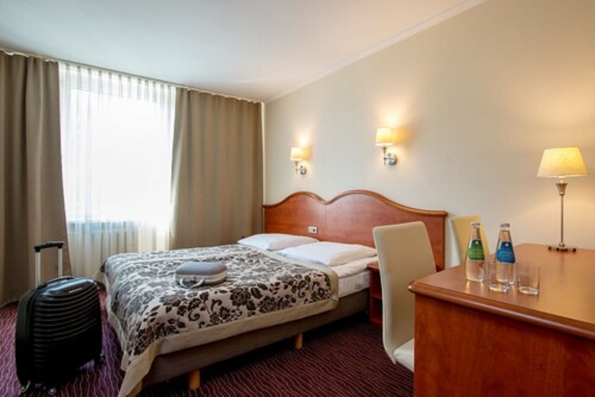 STANDARD, DOUBLE OR TWIN BED