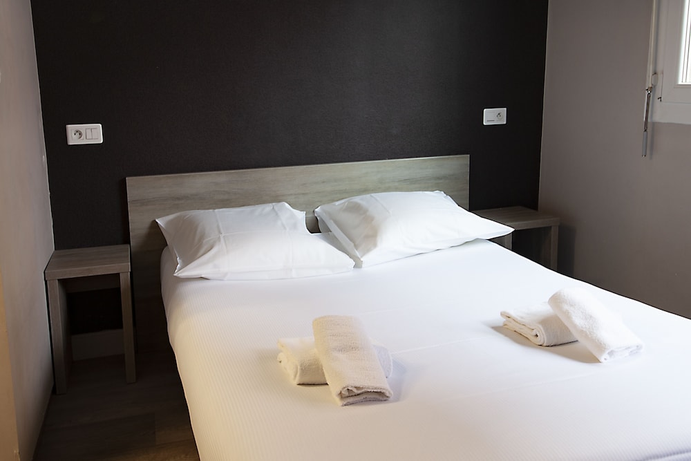 ECONOMY, DOUBLE BED