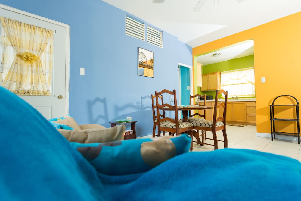 New Kingston Apt At Wellington Cove 18/27