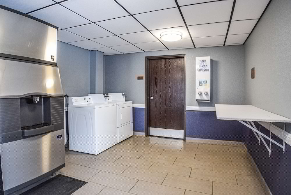 AmericInn by Wyndham Plover Stevens Point 9/47