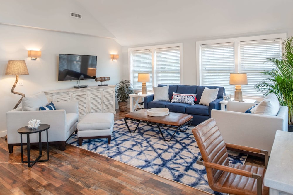 Edgar Hotel Marthas Vineyard, an Ascend Collection Hotel 38/48