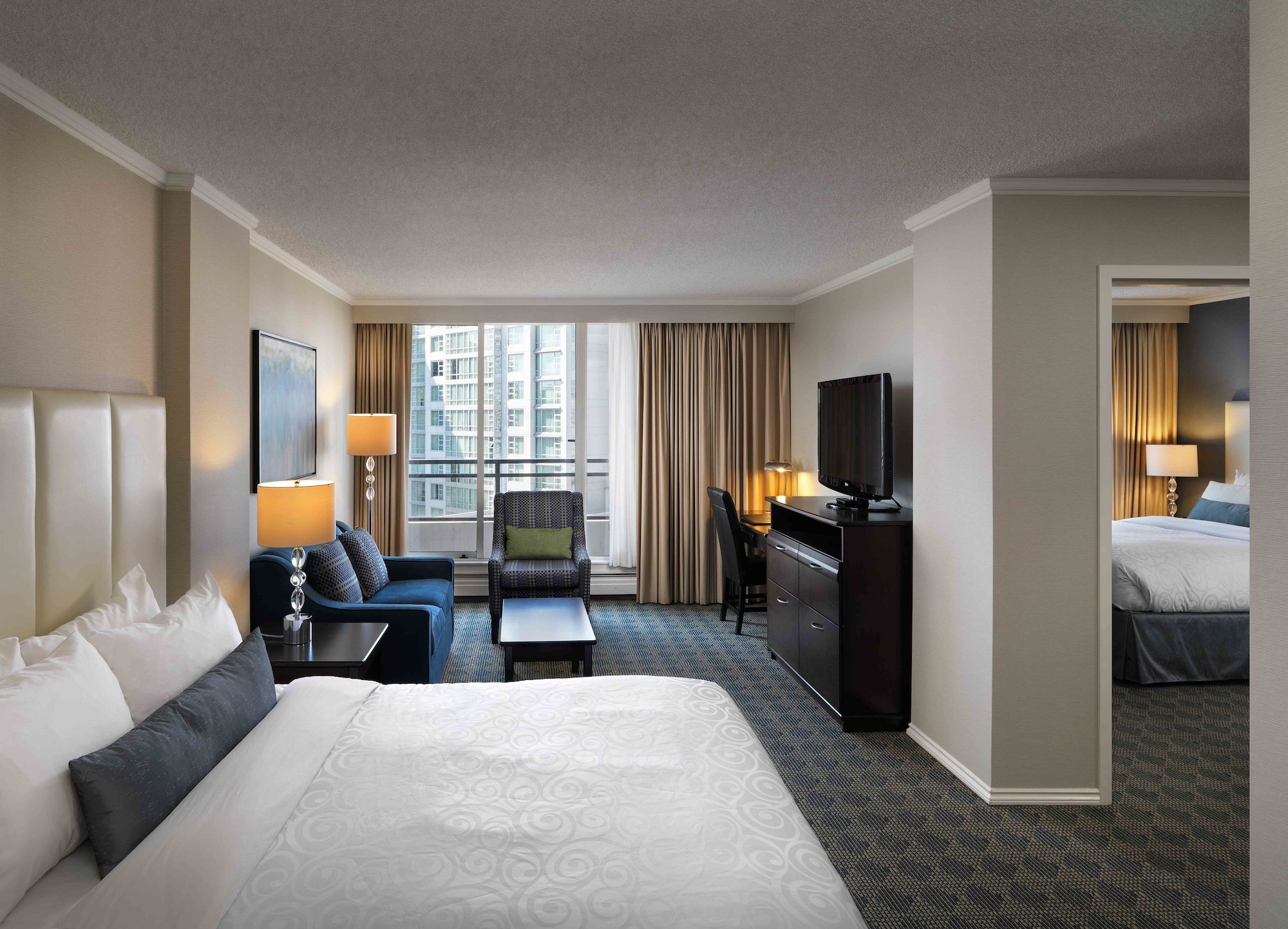 1 BEDROOM, SUITE
