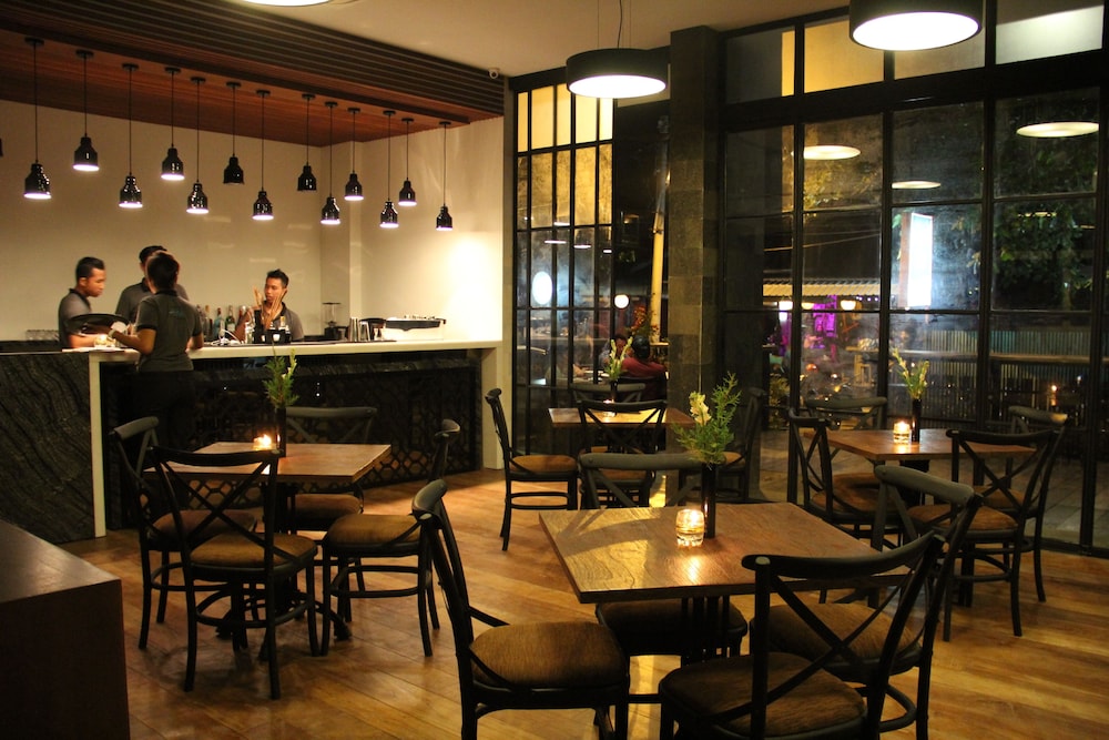 Akana Boutique Hotel 51/63