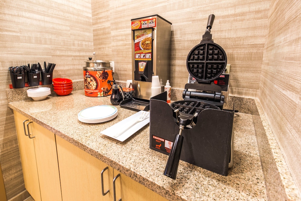 TownePlace Suites Laconia Gilford 31/33