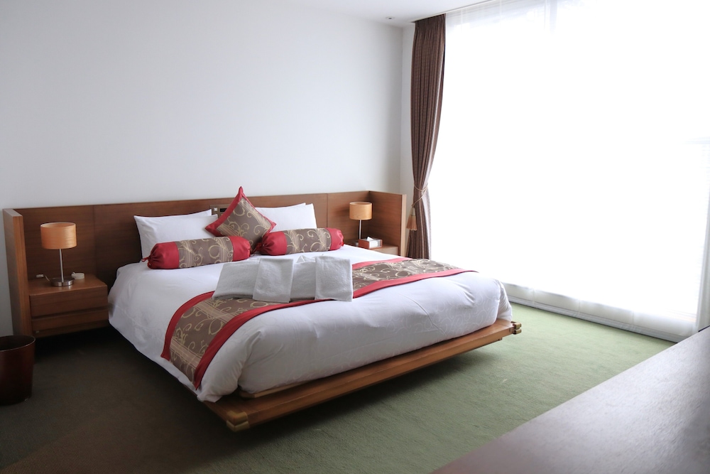 Kizashi The Suite 17/49