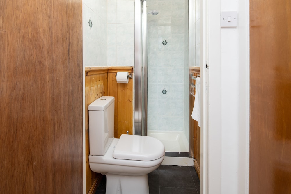 Charing Cross Guest House 56/62