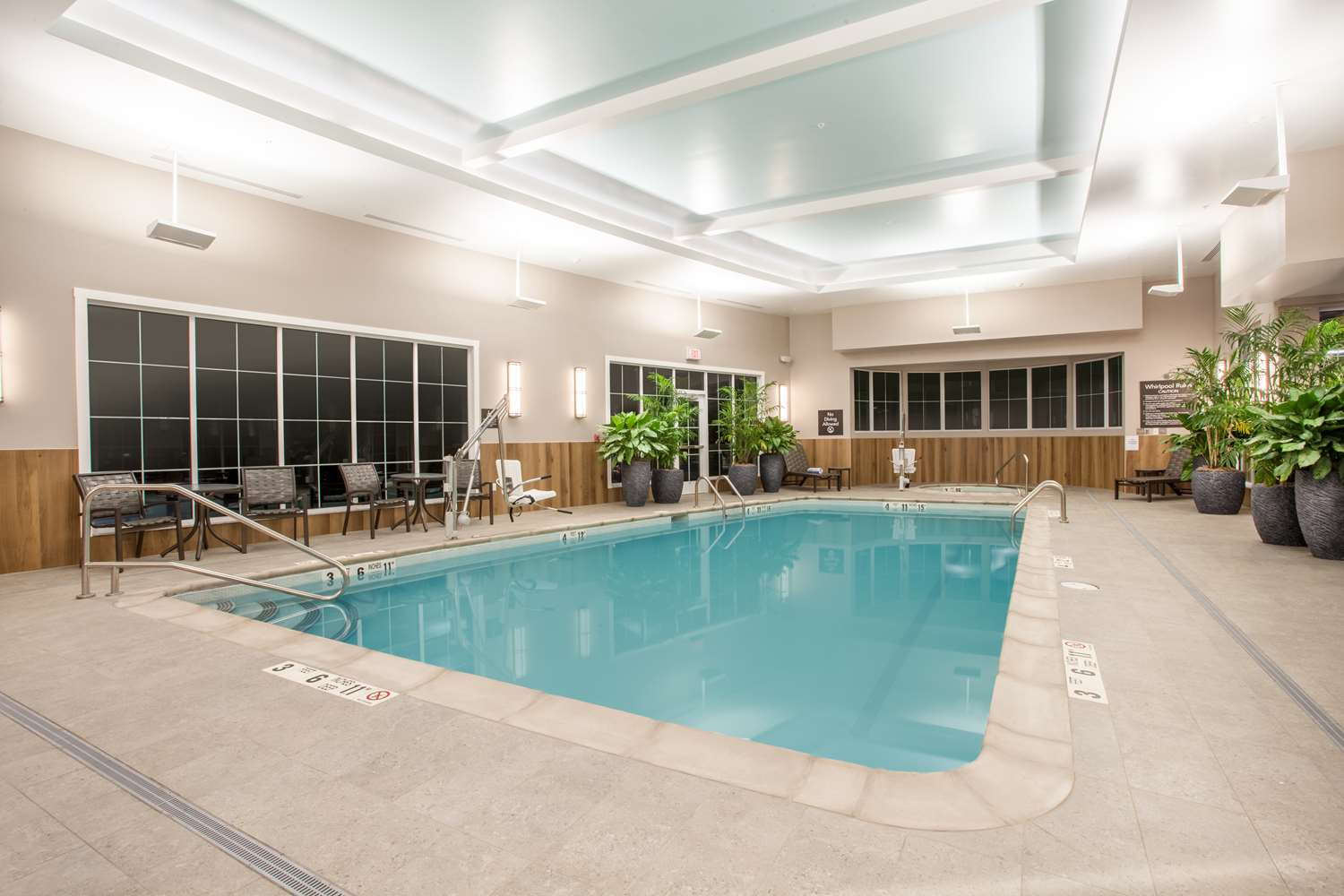 swimming pool spa