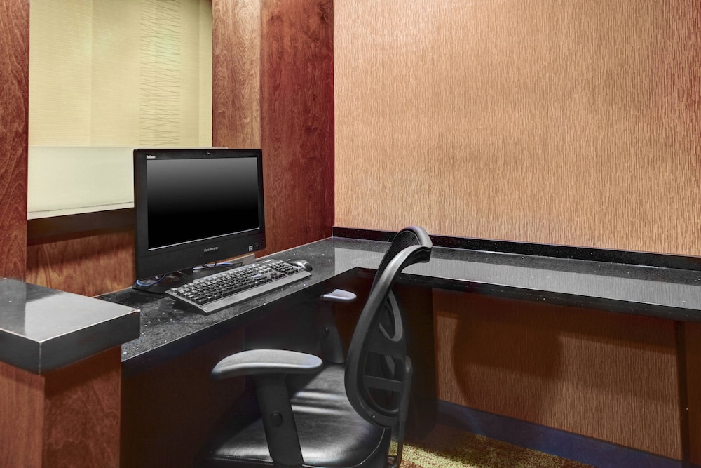 Fairfield Inn And Suites Anniston Oxford 37/39