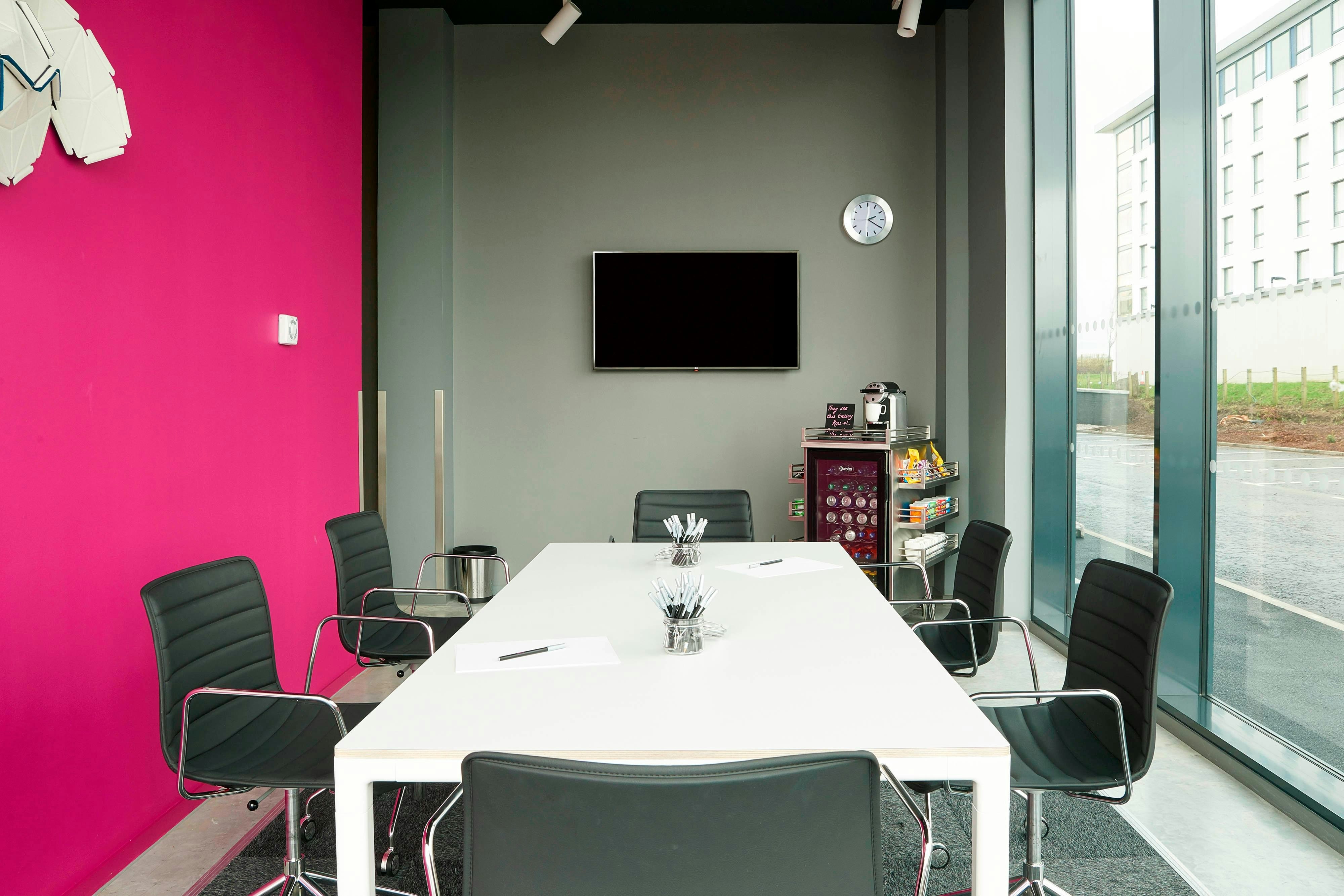 MOXY ABERDEEN AIRPORT 45/47
