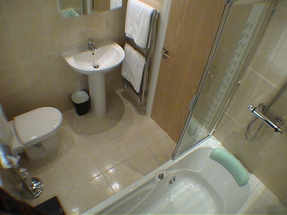Earle House Serviced Apartments 41/50