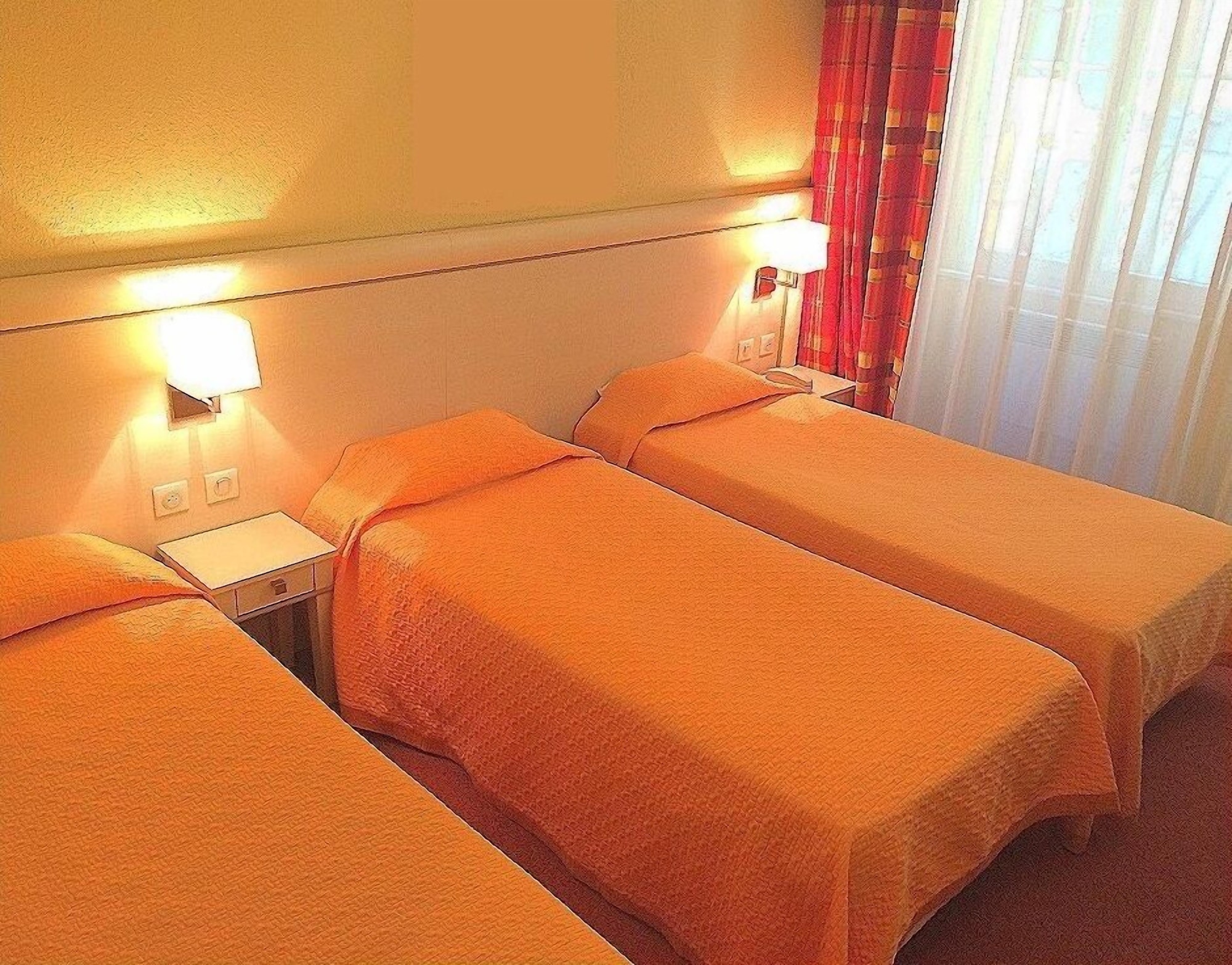 ROOM, TRIPLE