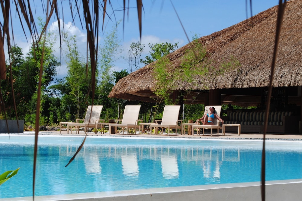 Bluewater Panglao Beach Resort 41/43