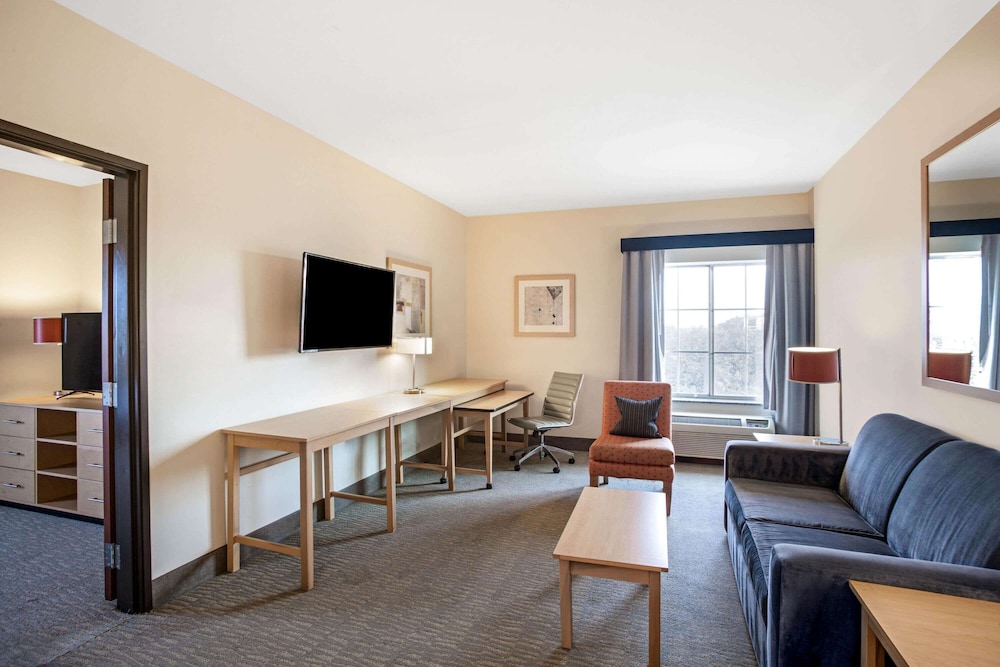 La Quinta Inn & Suites by Wyndham Austin NW/Lakeline Mall 25/44