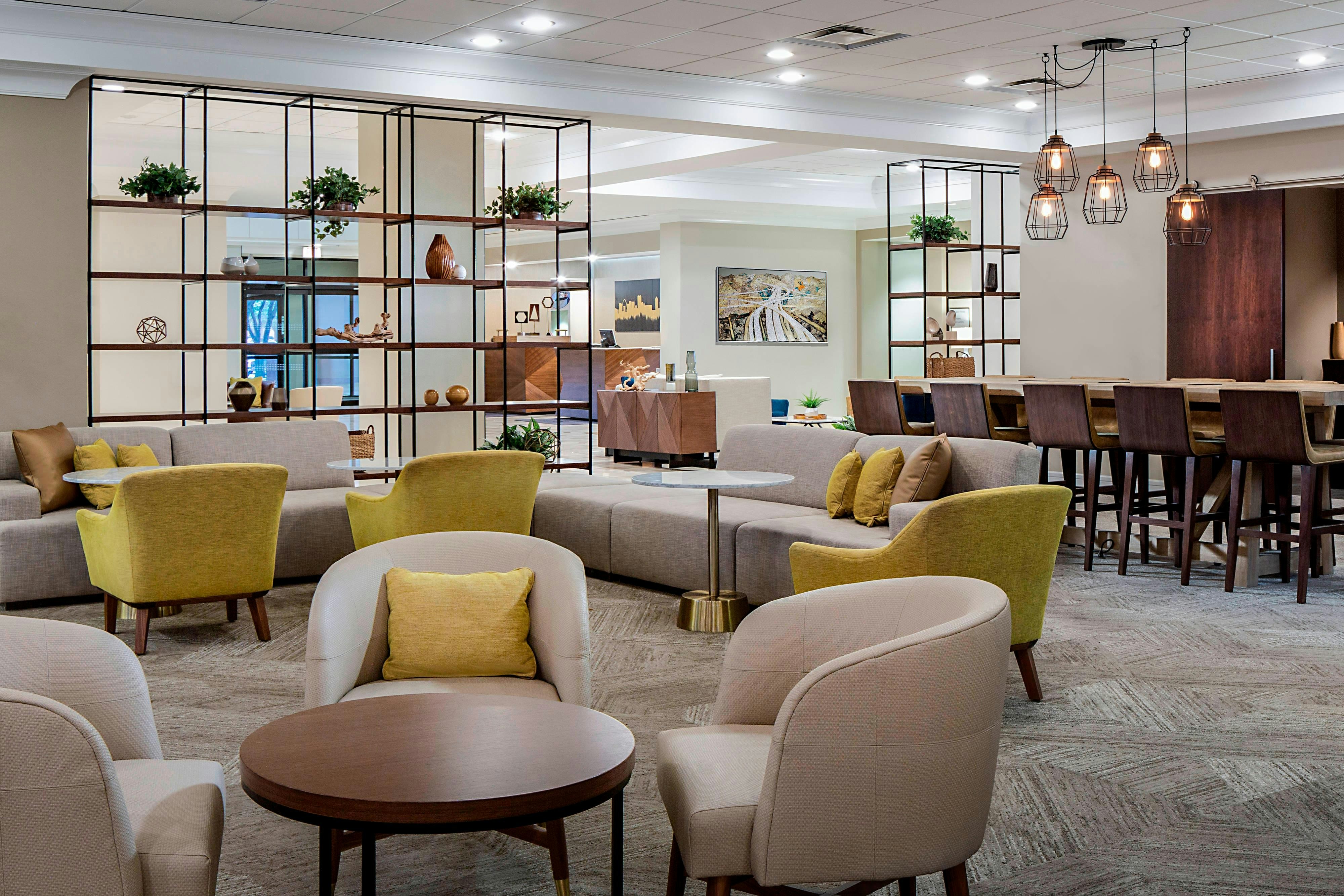 Sheraton Suites Market Center 24/49