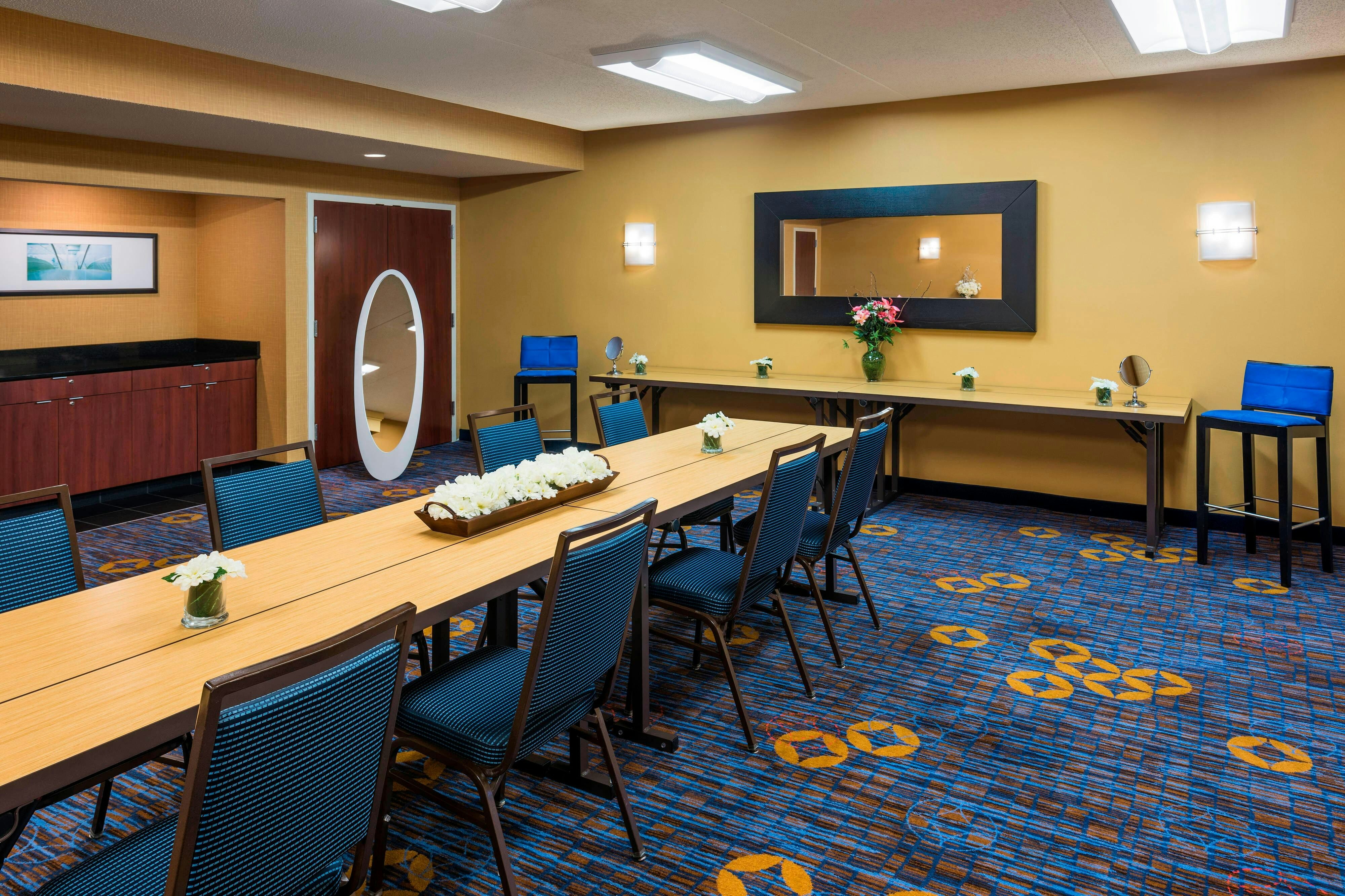 Courtyard Chicago Waukegan/Gurnee 37/42