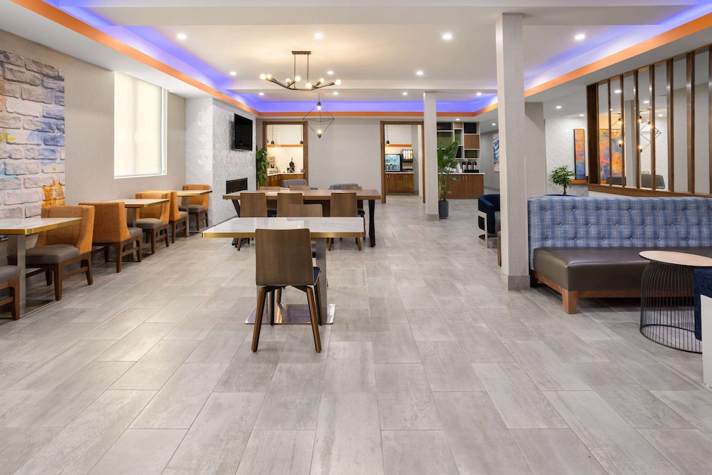 Hawthorn Extended Stay by Wyndham Williston/Burlington 22/38
