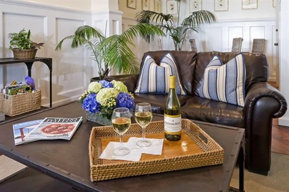 Newport Beach Hotel, A Four Sisters Inn 33/58
