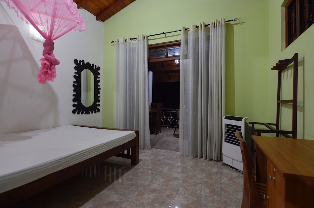 Binara Home Stay -Tourist Lodge 15/35
