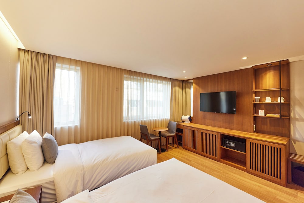 HOTEL URI& 27/60