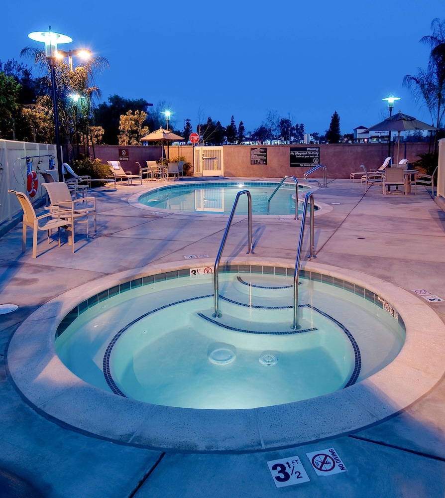 Hampton Inn & Suites Thousand Oaks 6/58