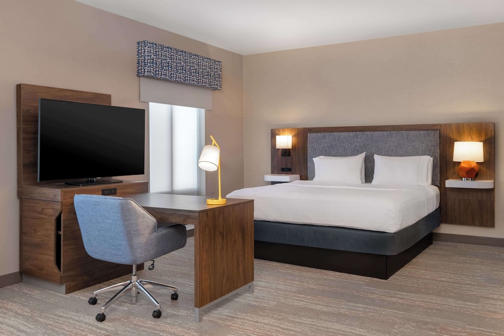 Studio, King Bed, with View