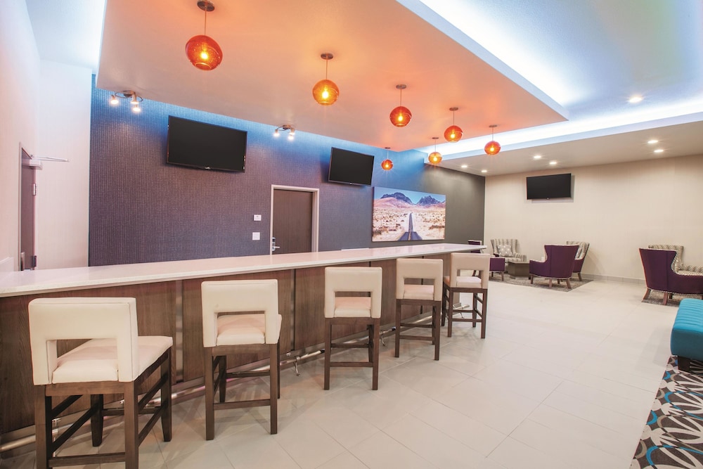La Quinta Inn & Suites By Wyndham San Marcos Outlet Mall 27/31