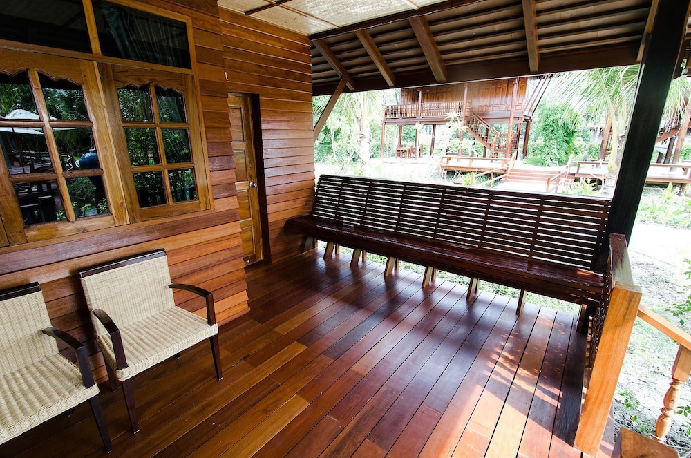 Maikaew Damnoen Resort 3/50
