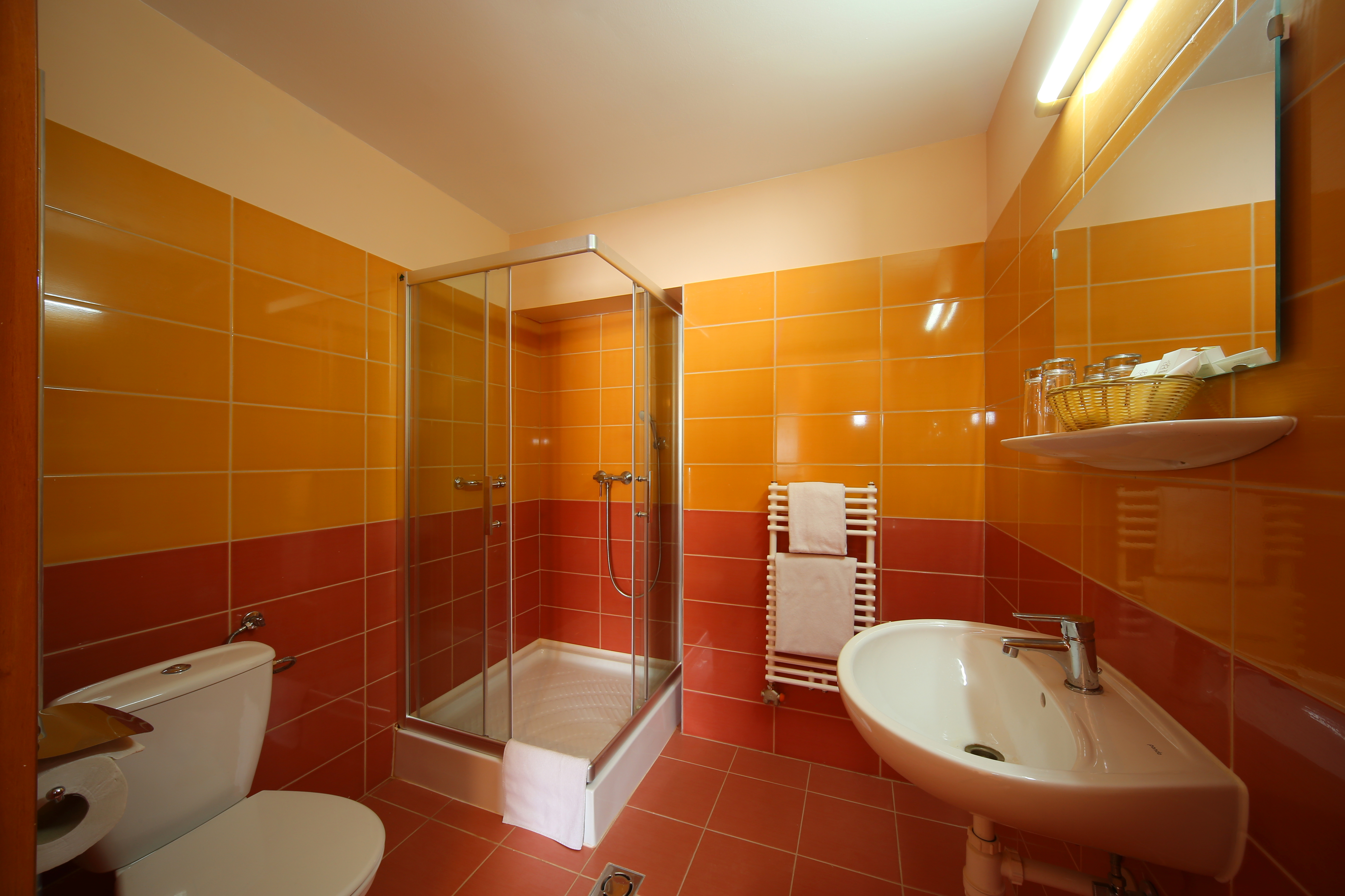 غرفة قياسية بسرير كينج، Six Inn Hotel Budapest 3/3