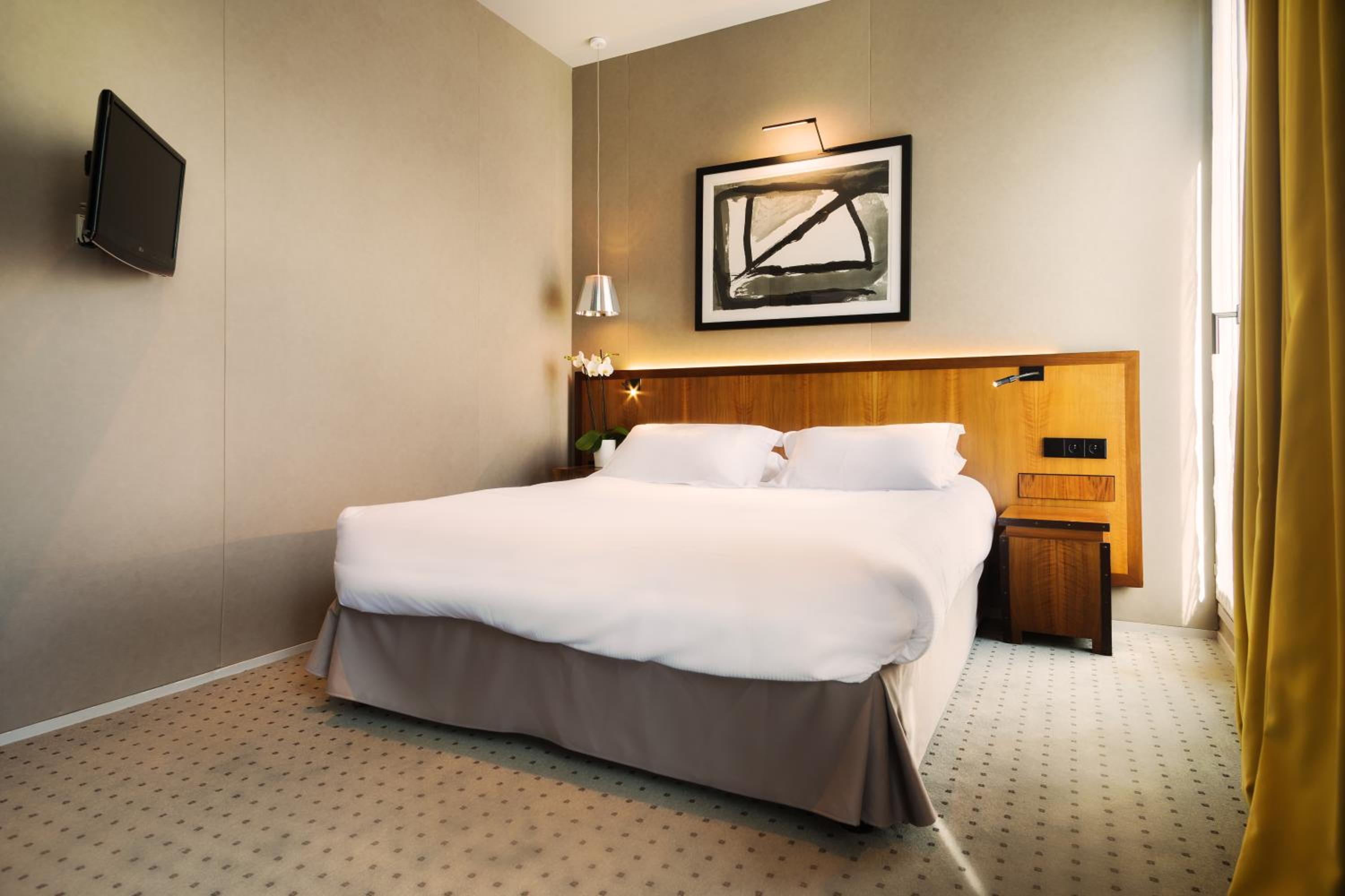 Room, Triple, Double Bed