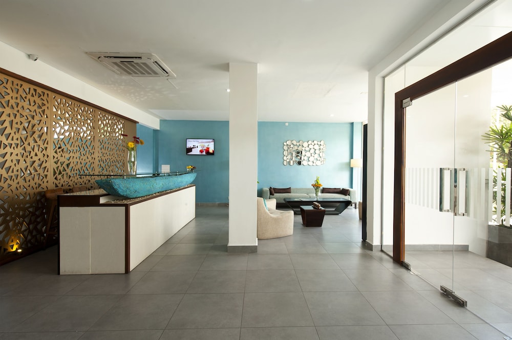 The Beach - All Suite Hotel 3/50