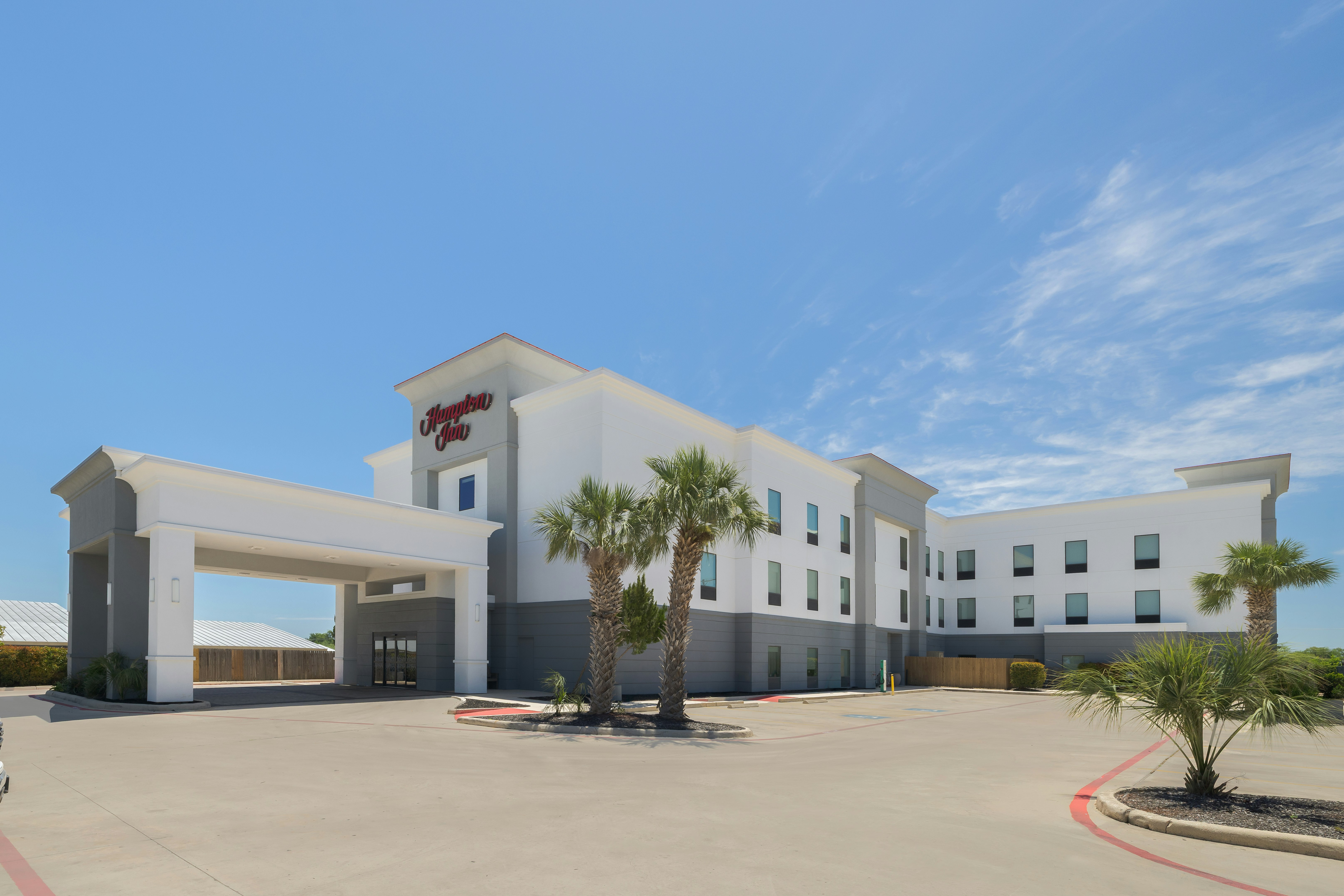 Hampton Inn Pleasanton 27/34