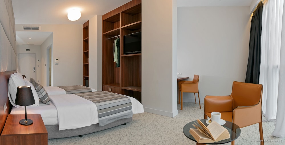 Priska Med Luxury Rooms 36/77