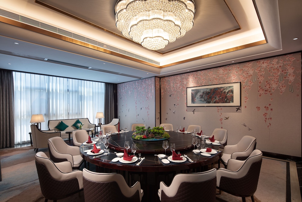 Wyndham Grand Tongren Downtown Hotel 50/56