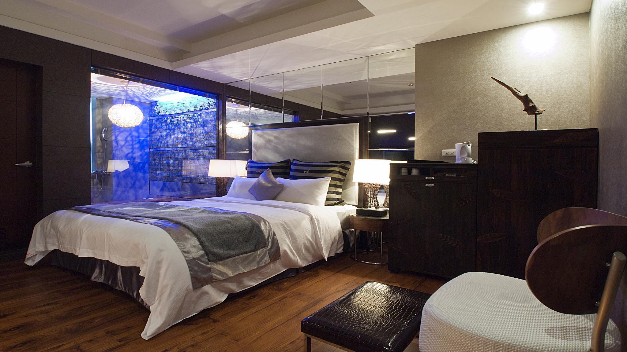 Golden Hot Spring Hotel 12/17