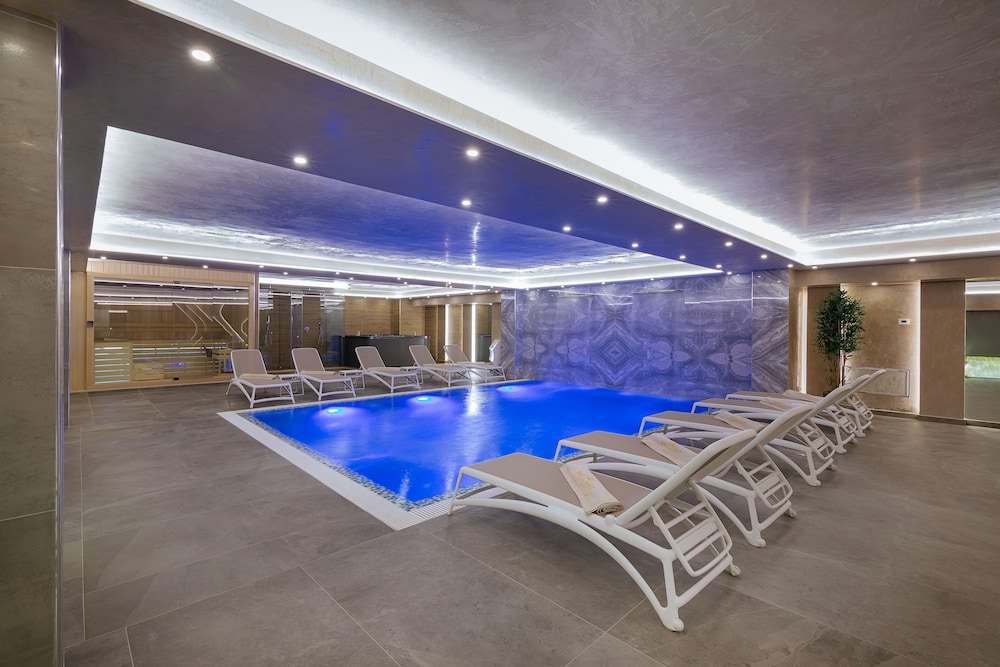 Brilliant Hotel & SPA Golem 24/43