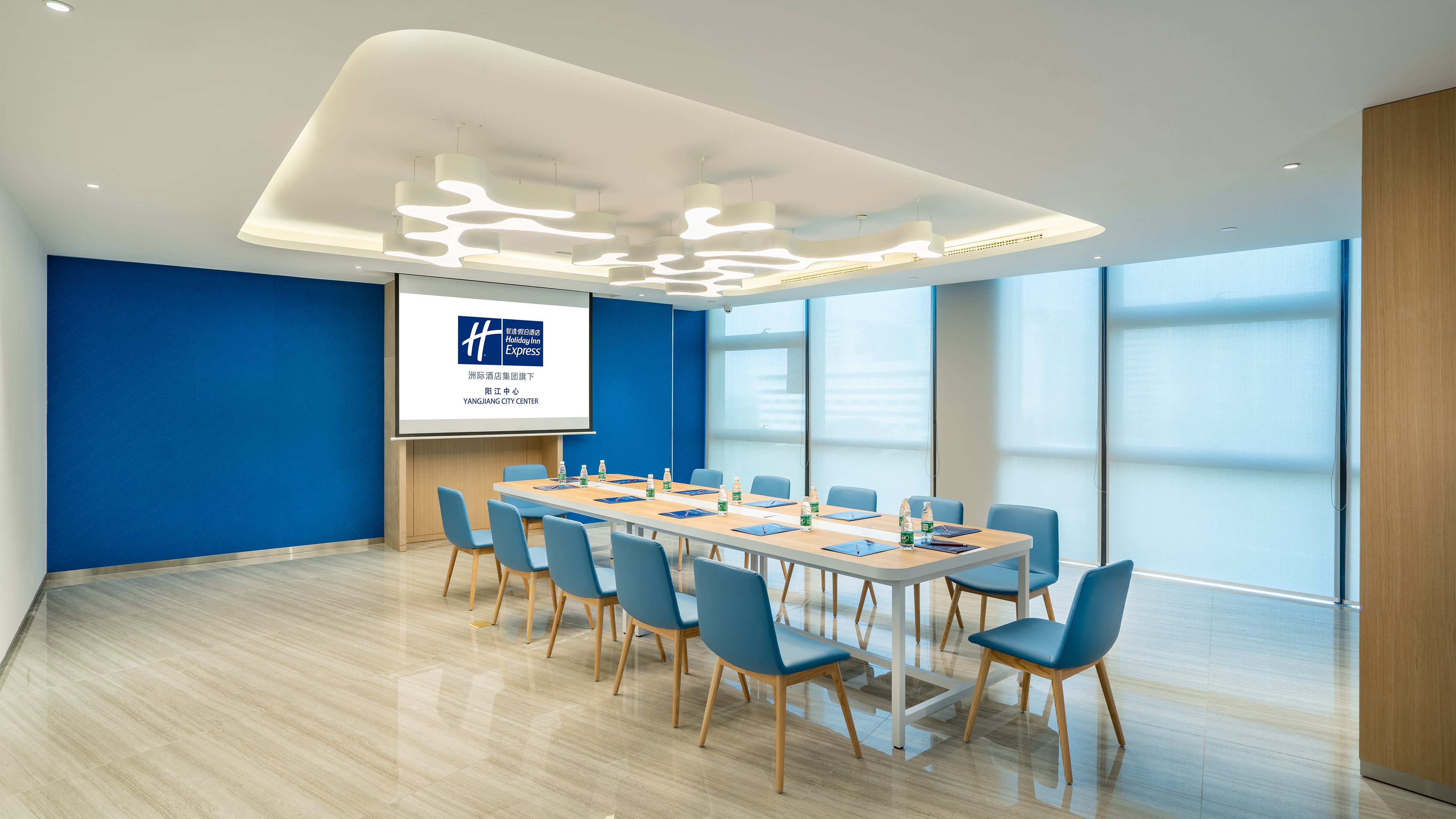 Holiday Inn Express Yangjiang City Center An Ihg Hotel 51/56