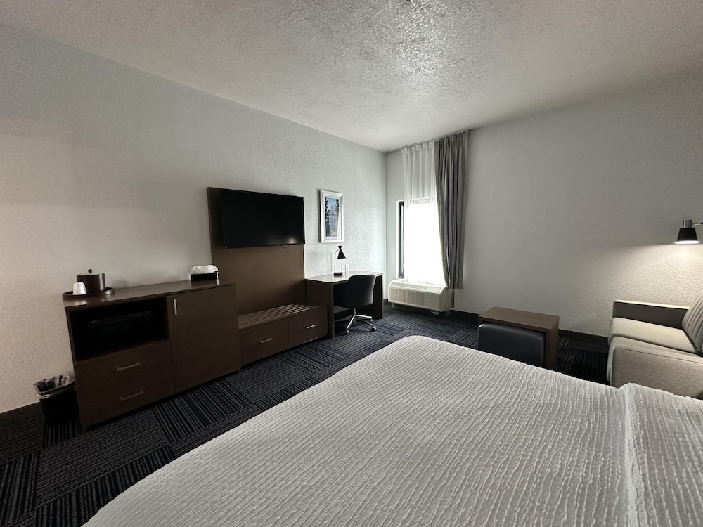 غرفة قياسية بسرير كينج مع أريكة لذوي الإعاقة، Best Western Cheyenne 3/4