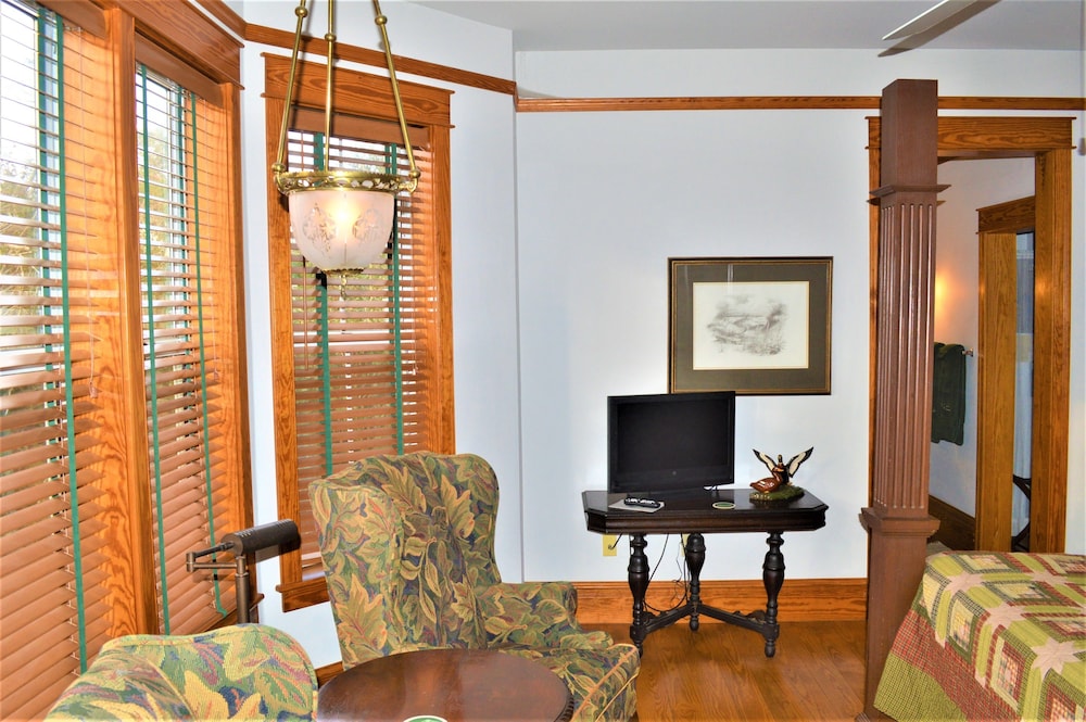 Roanoke Island Inn 36/50
