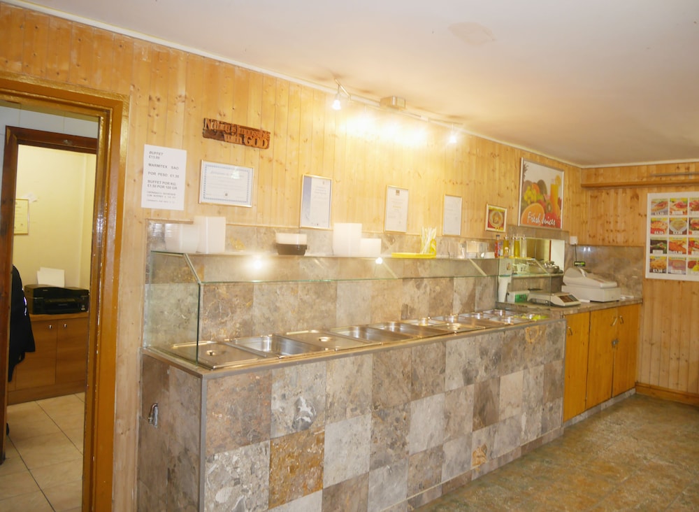 Kensal Green Backpackers 1 5/56