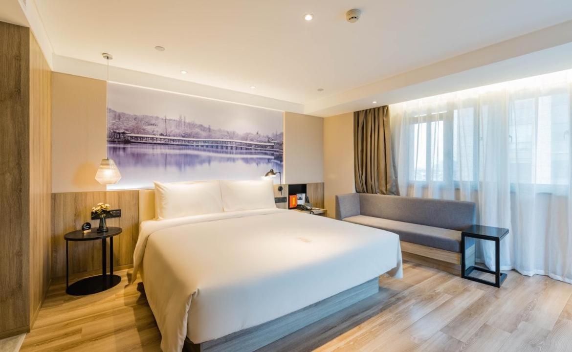 Jimu, Double Bed, with View