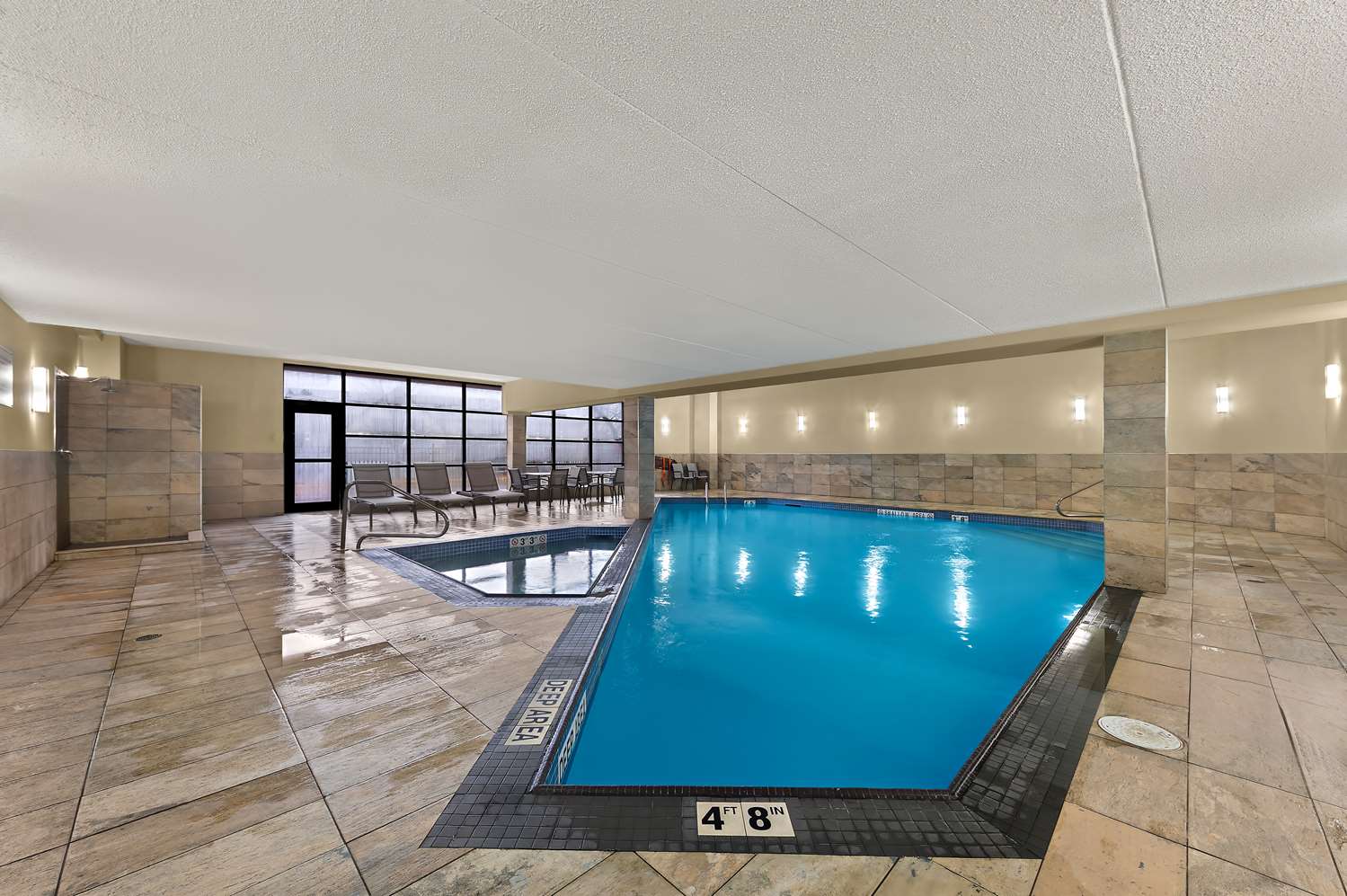 Best Western Plus Toronto North York Hotel and Suites 5/13