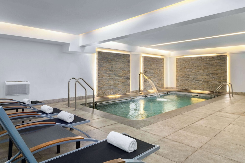 swimming pool spa