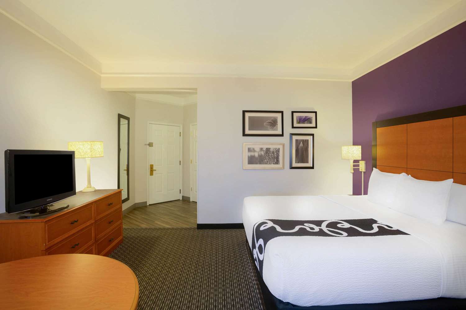 La Quinta Inn Suites St Louis Westport 22/49