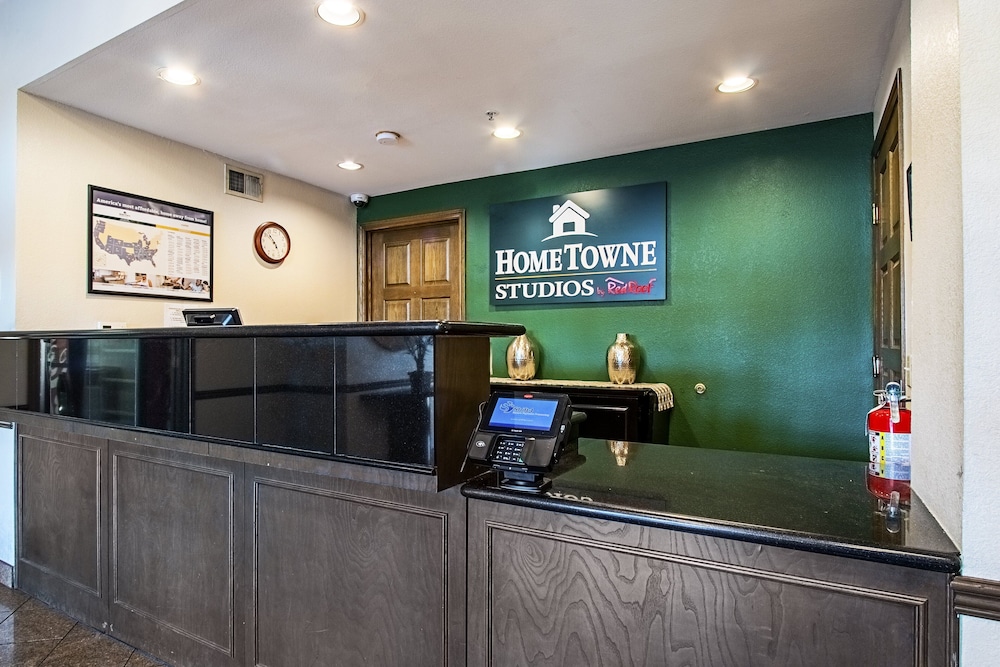Hometowne Studios By Red Roof Phoenix Black Canyon Highway 3/26