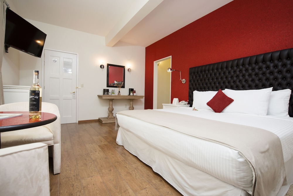 Casa Bonita Hotel and Luxury Residence 13/50