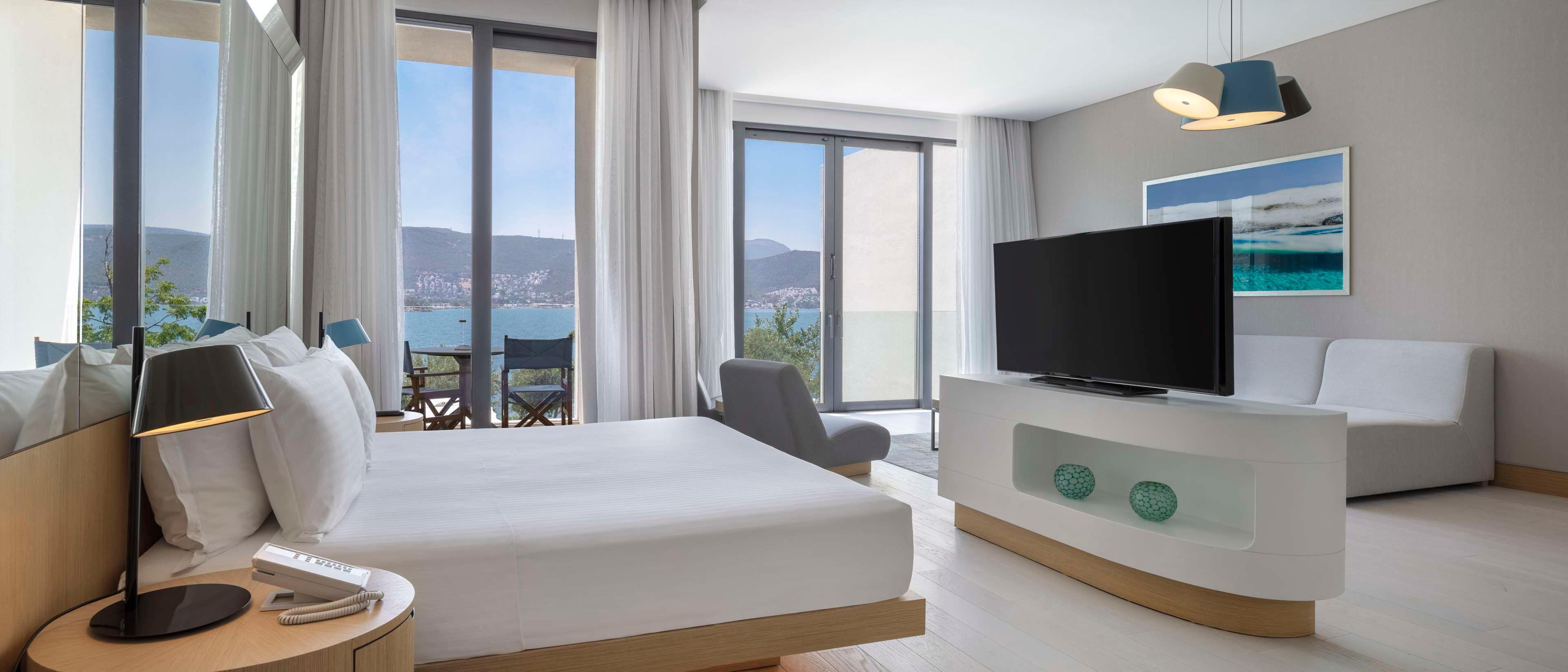 JUNIOR SUITE, KING BED, PRIVATE POOL