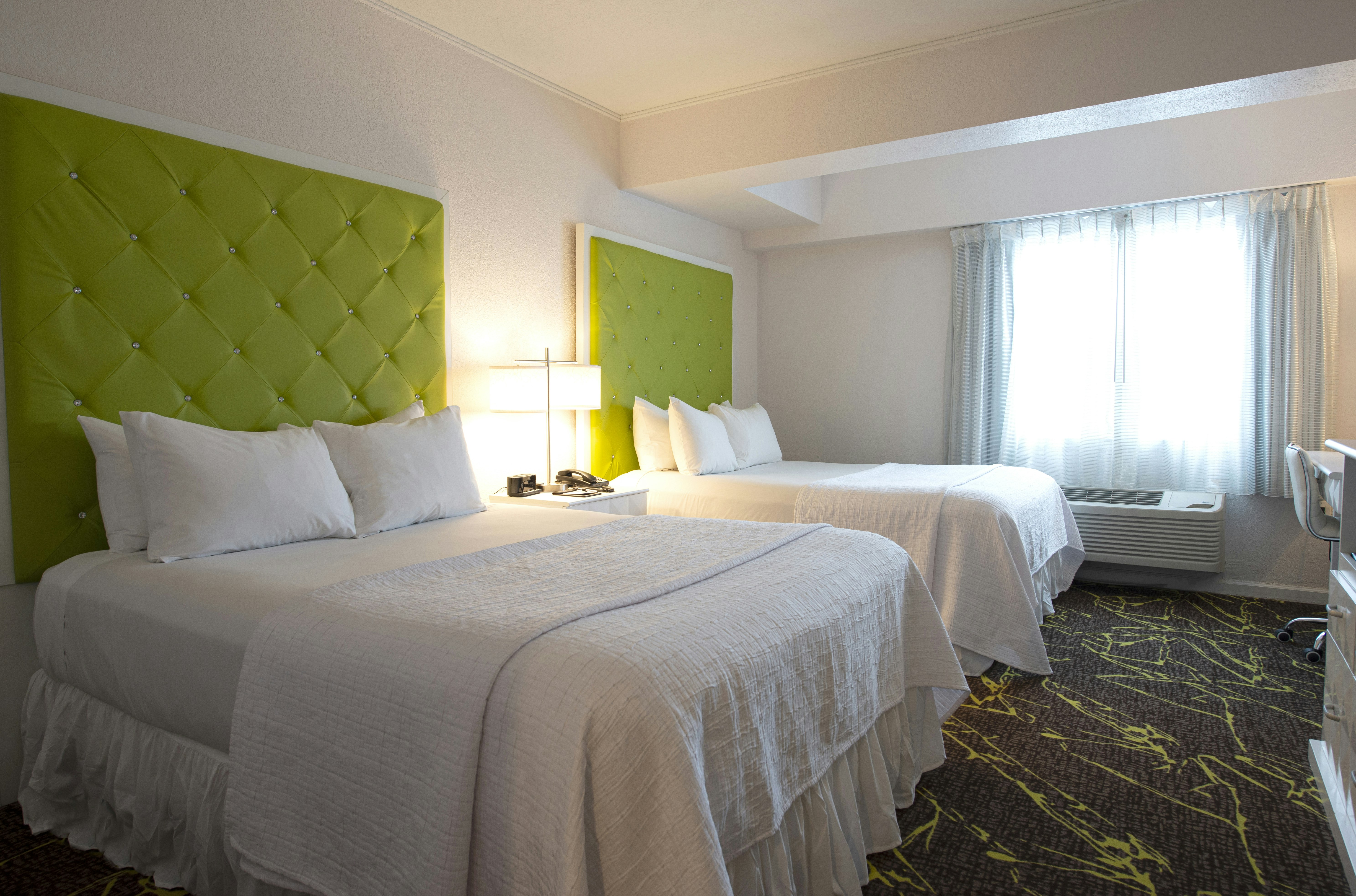 Hill, East, 2 Queen Beds