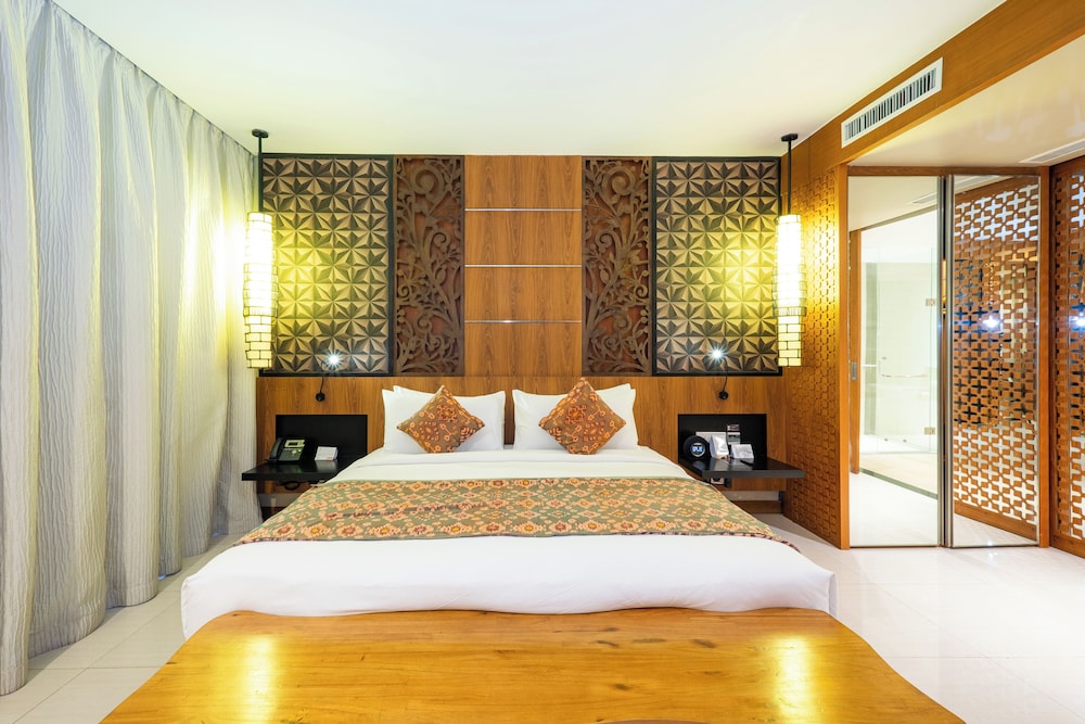 SUITE ROOM