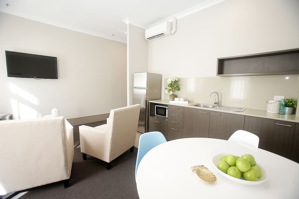 HOTEL BONDI 33/67