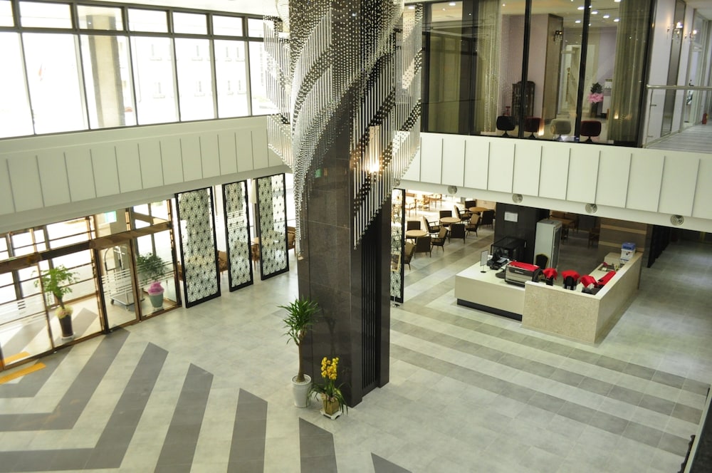 Hyunjin Tourist Hotel 43/72